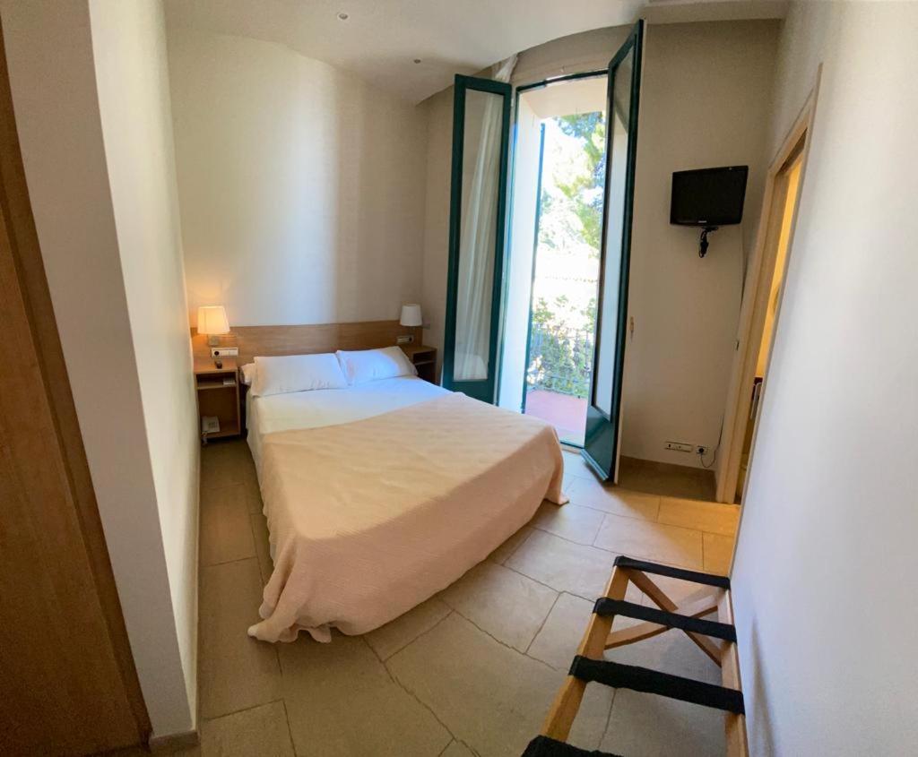 Hotel Kalima Caldes D'Estrach Bagian luar foto